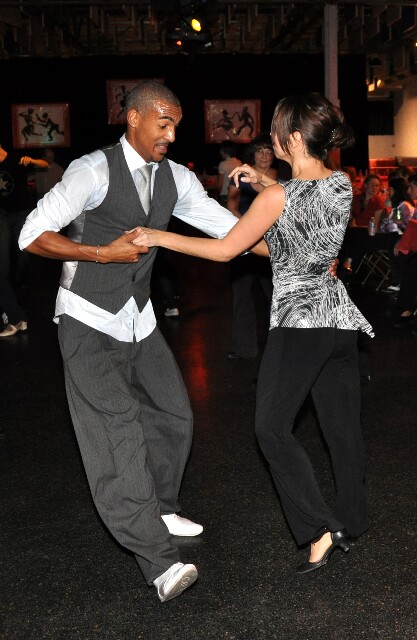 min 2008 11 08 fous swing 480